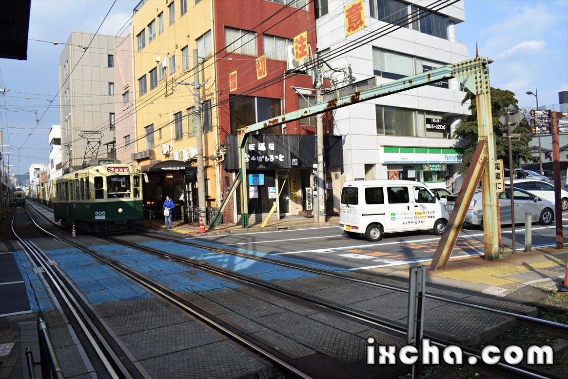 JR長崎駅前から路面電車（赤迫行）利用15分、「平和公園」電停から徒歩1分